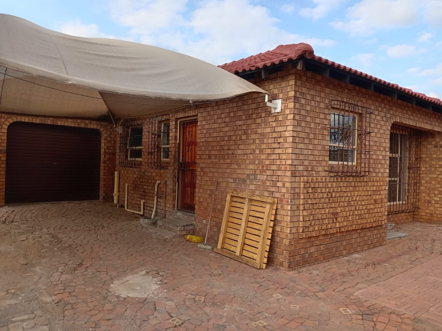 To Let 3 Bedroom Property for Rent in Mabopane Unit B North West